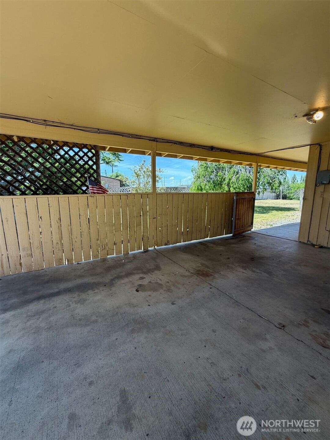 511 Castle Dr Street Property Photo 10