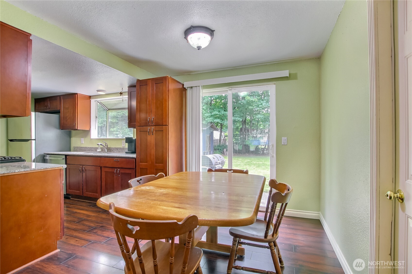 18233 Se 262nd Place Property Photo 6