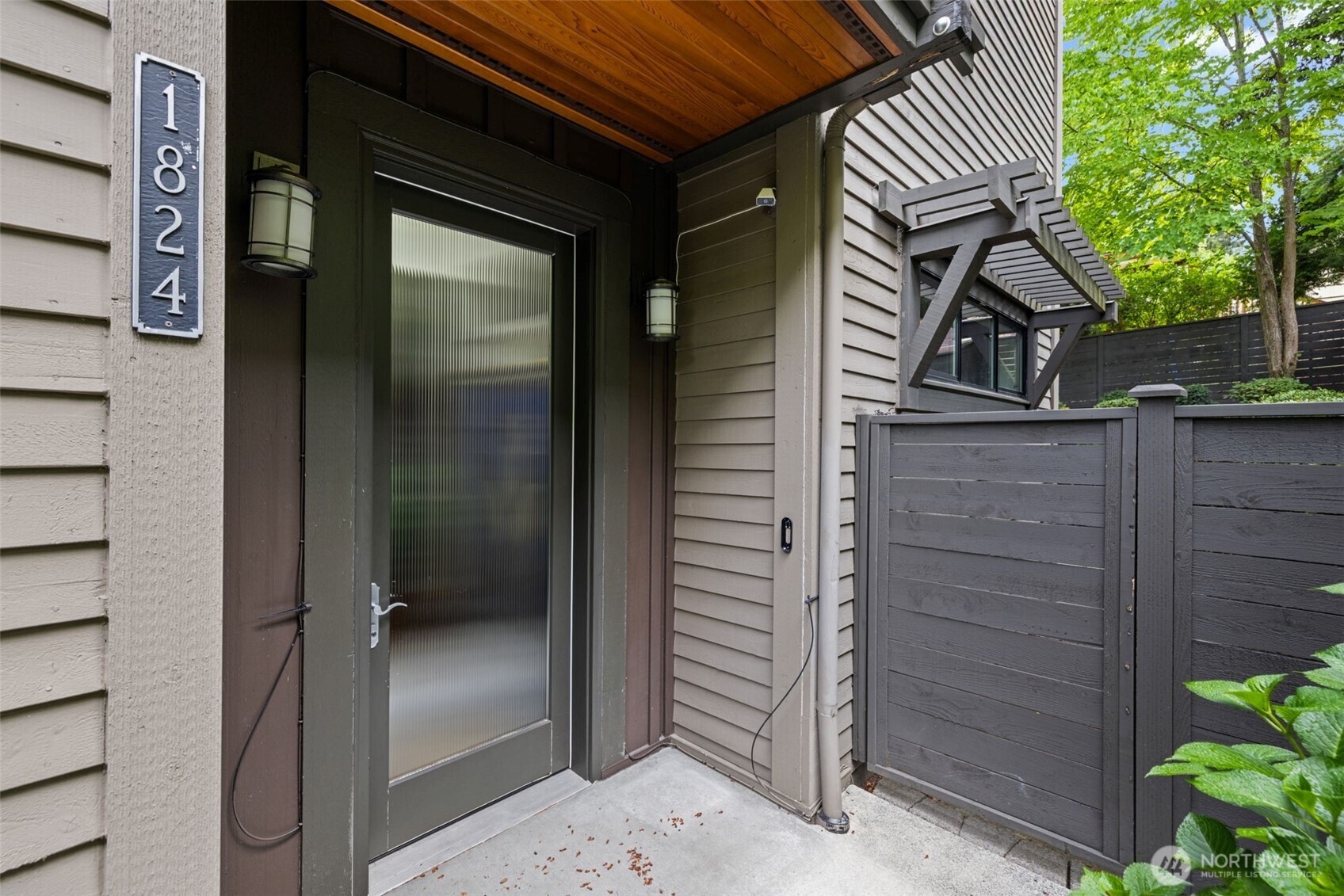 1824 Market Street Property Photo 3