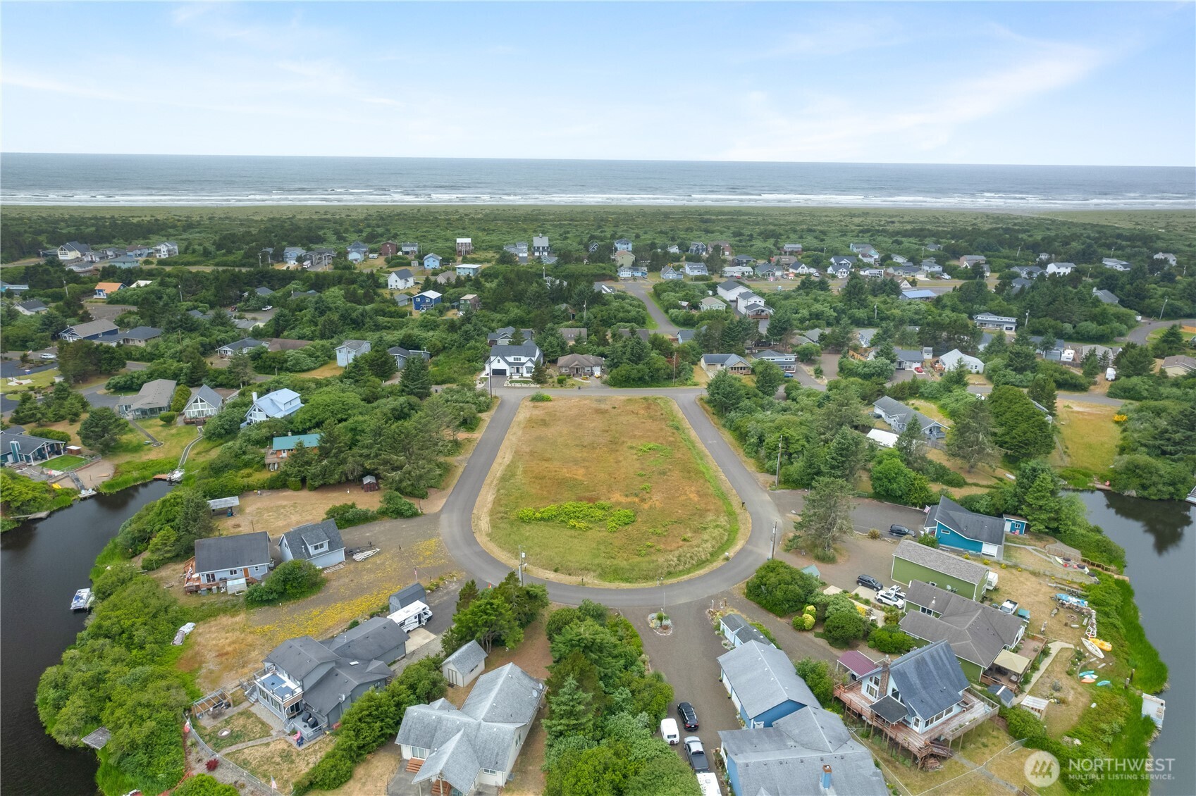 359 Geoduck Loop Property Photo 9