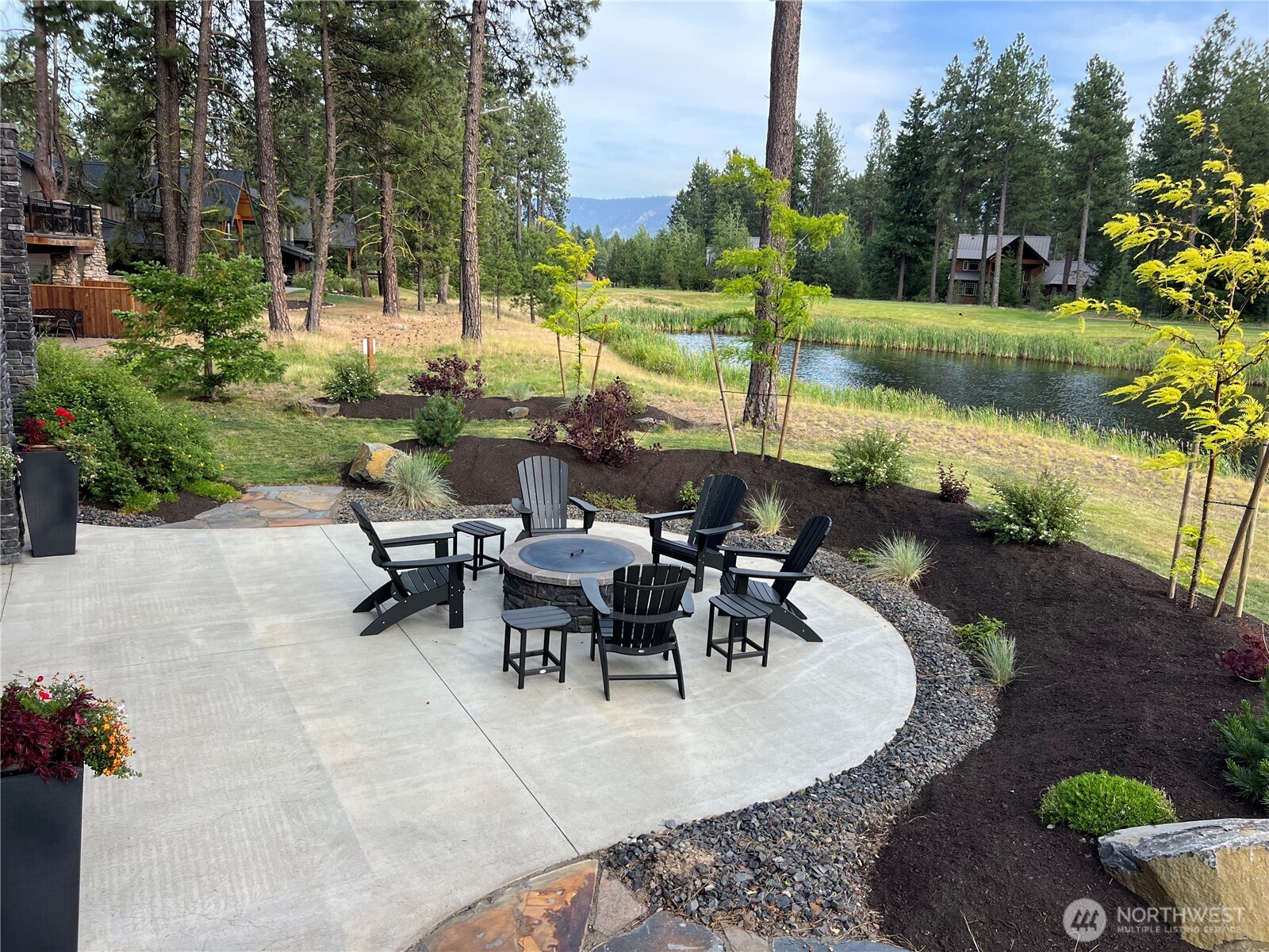 351 Steam Gin Loop Property Photo 5