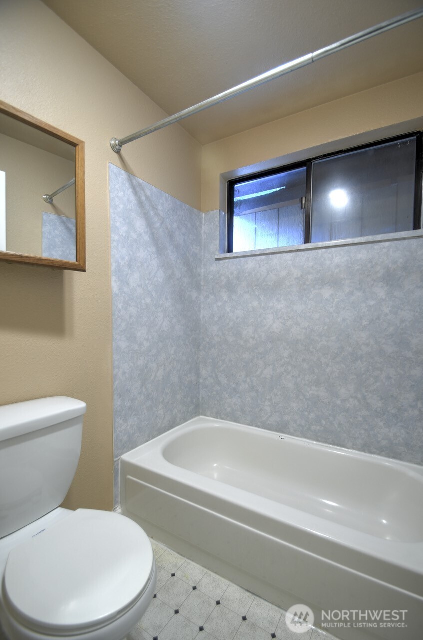 571 Malibu Drive Property Photo 12