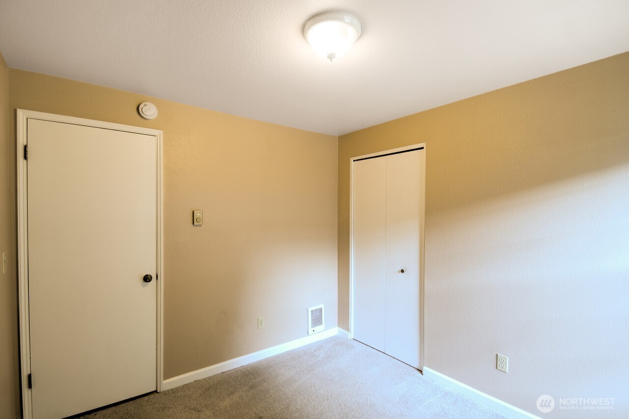 571 Malibu Drive Property Photo 14