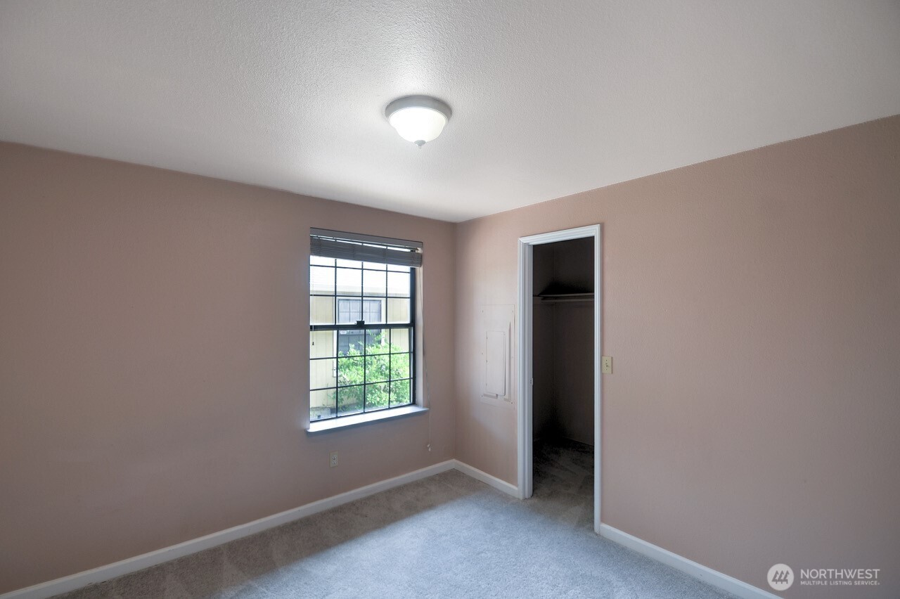 571 Malibu Drive Property Photo 15