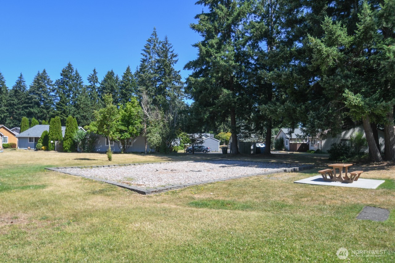 571 Malibu Drive Property Photo 21