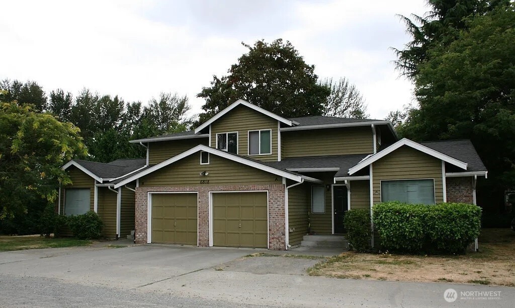 6808 112th Avenue Property Photo 2