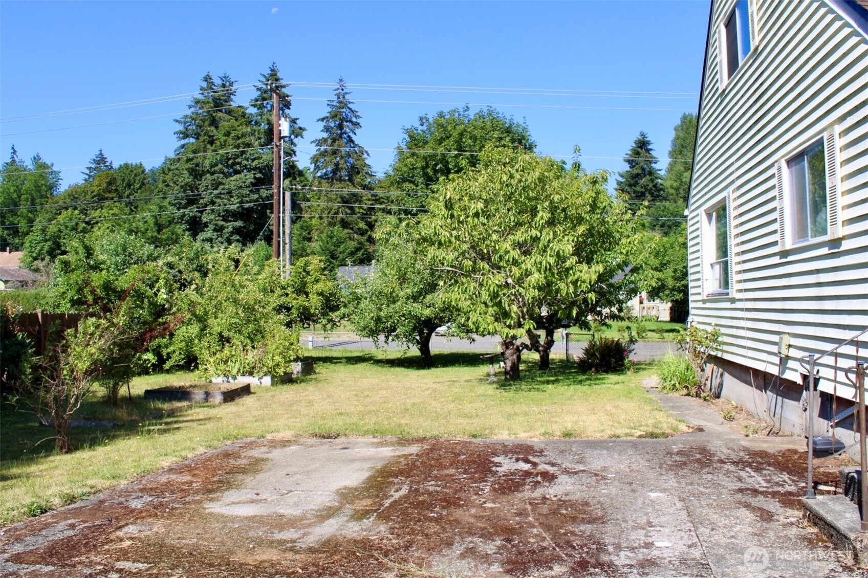 1734 Snyder Avenue Property Photo 5