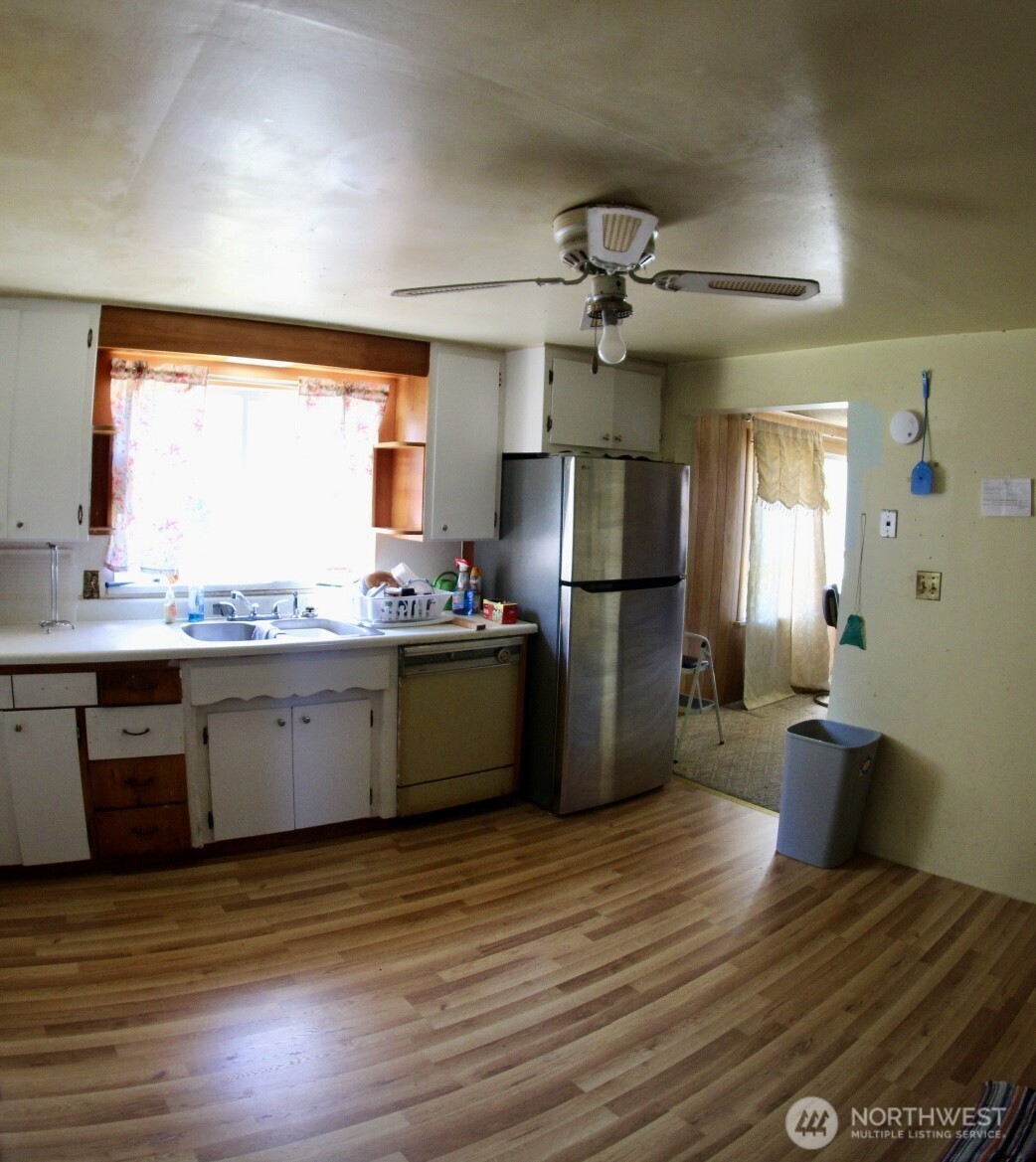 1734 Snyder Avenue Property Photo 9