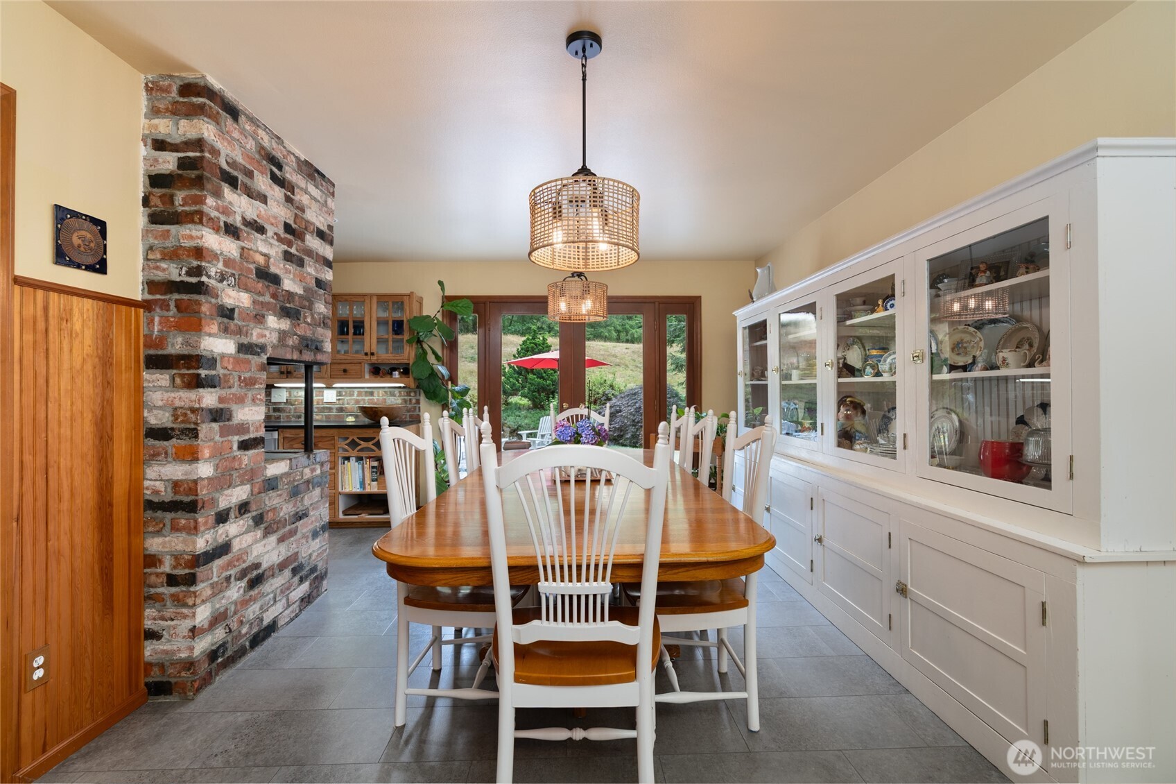 23945 Martin Road Property Photo 6