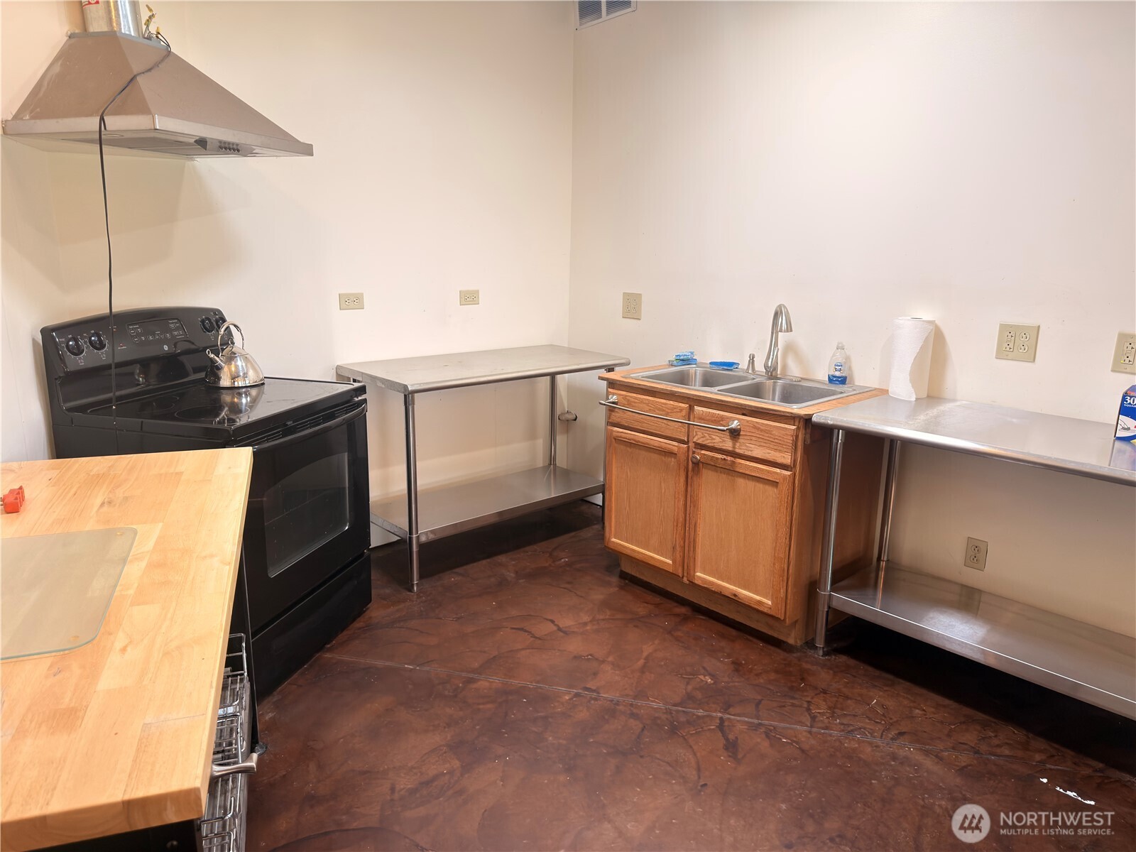 12 S Teal Lake Road Property Photo 8
