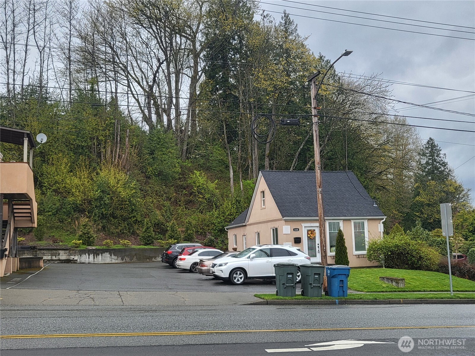 830 2nd Street Property Photo 2