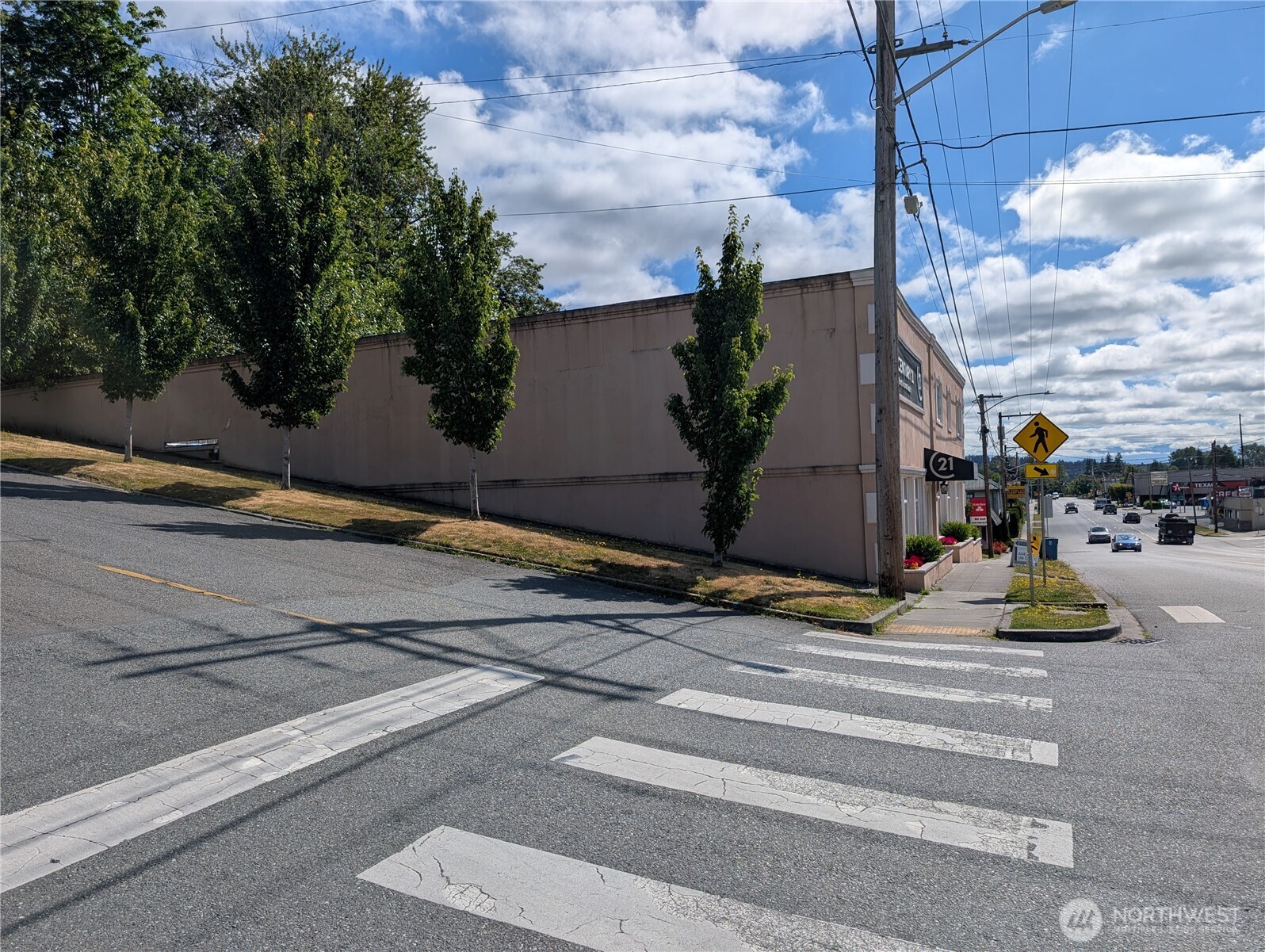 830 2nd Street Property Photo 3