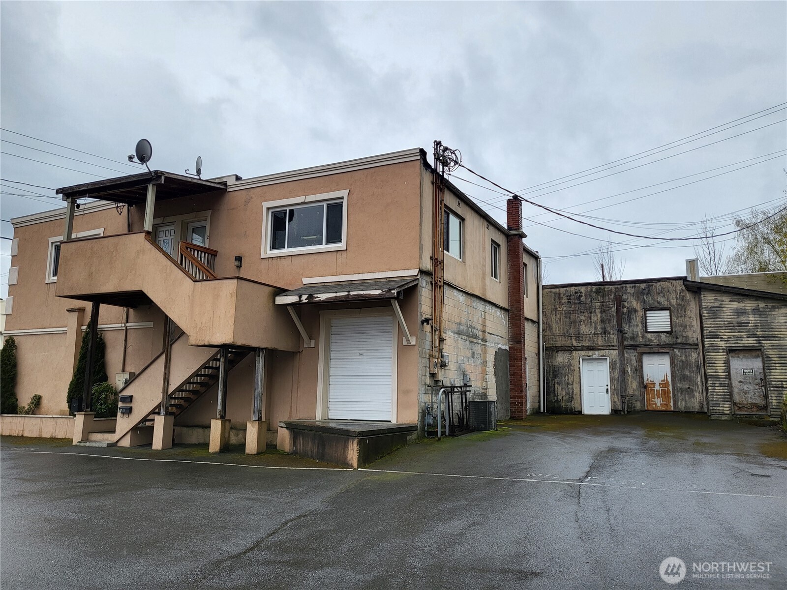 830 2nd Street Property Photo 4
