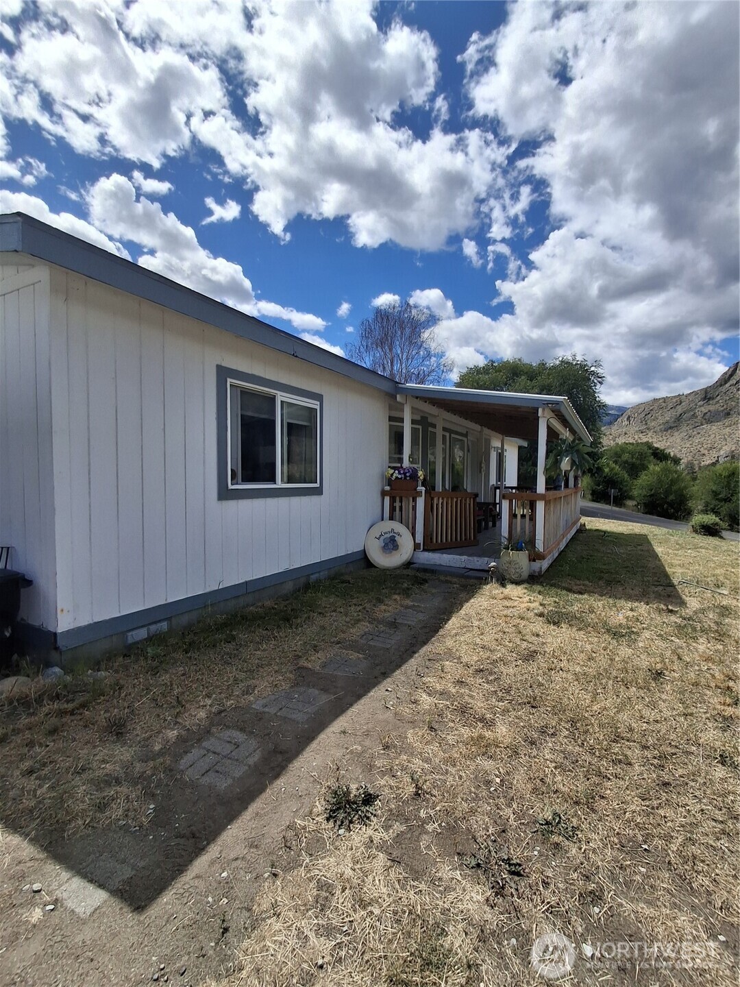10 Broadway Street Property Photo 3
