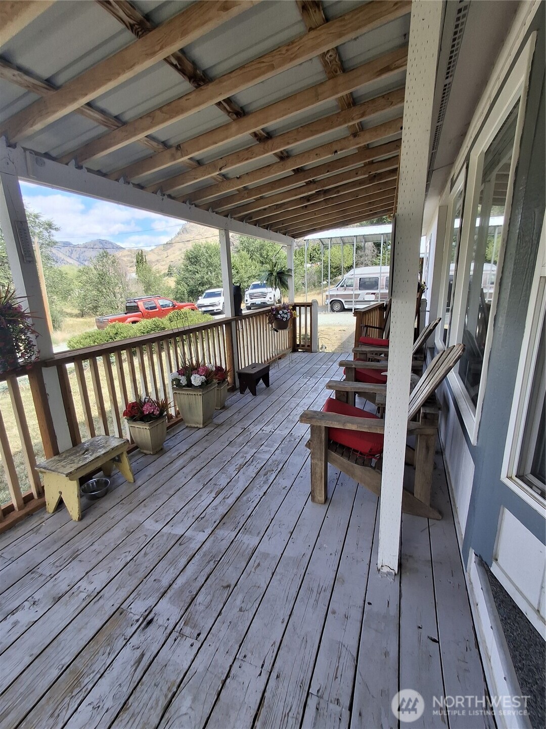10 Broadway Street Property Photo 6