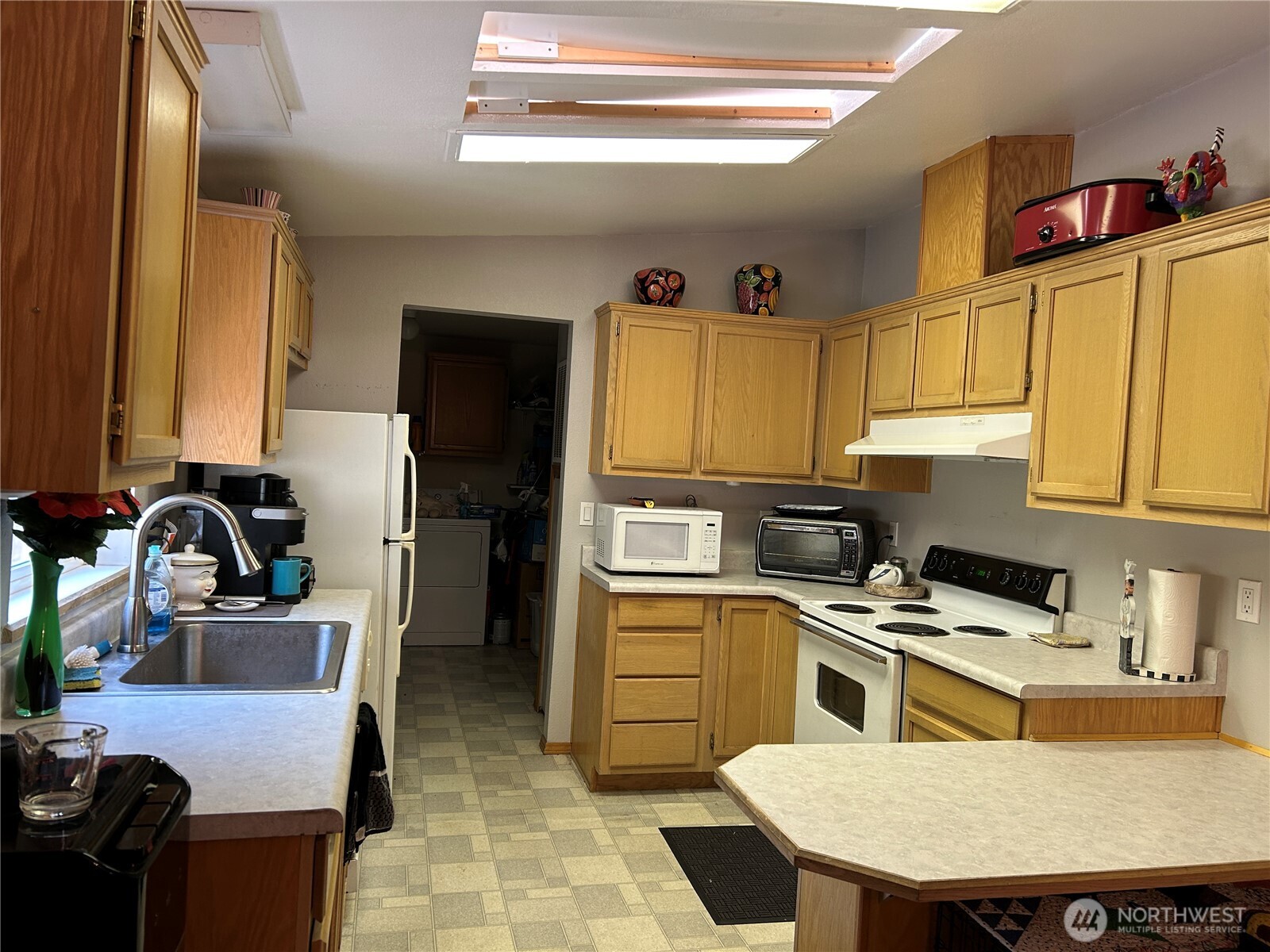 10 Broadway Street Property Photo 14
