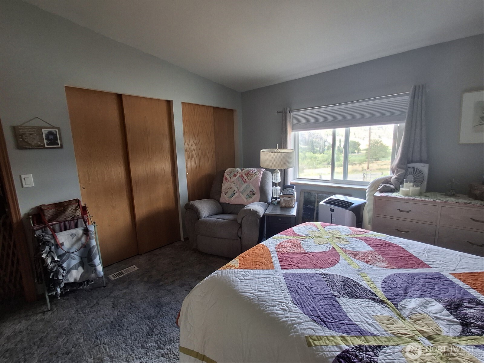 10 Broadway Street Property Photo 18