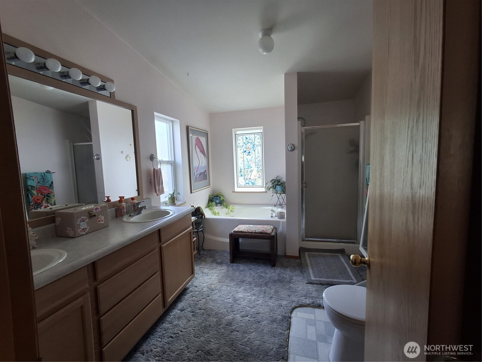 10 Broadway Street Property Photo 21