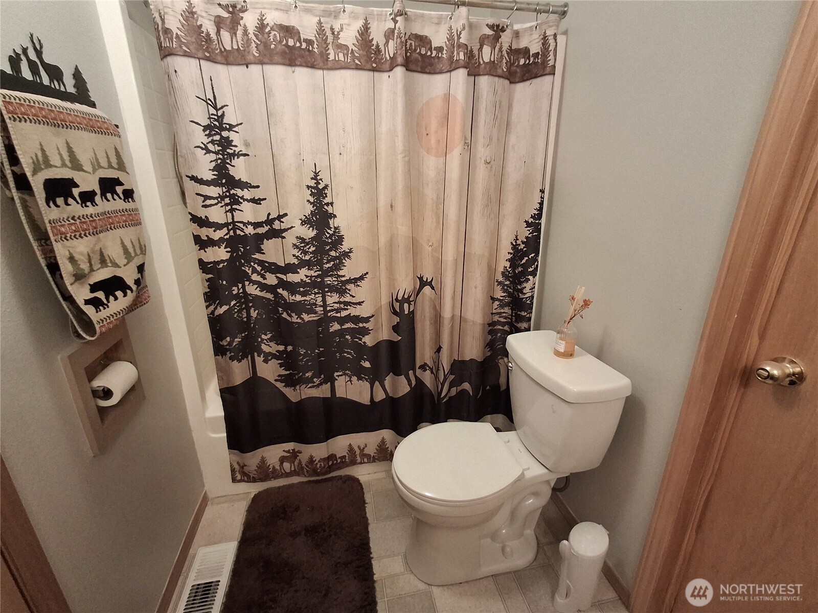 10 Broadway Street Property Photo 28