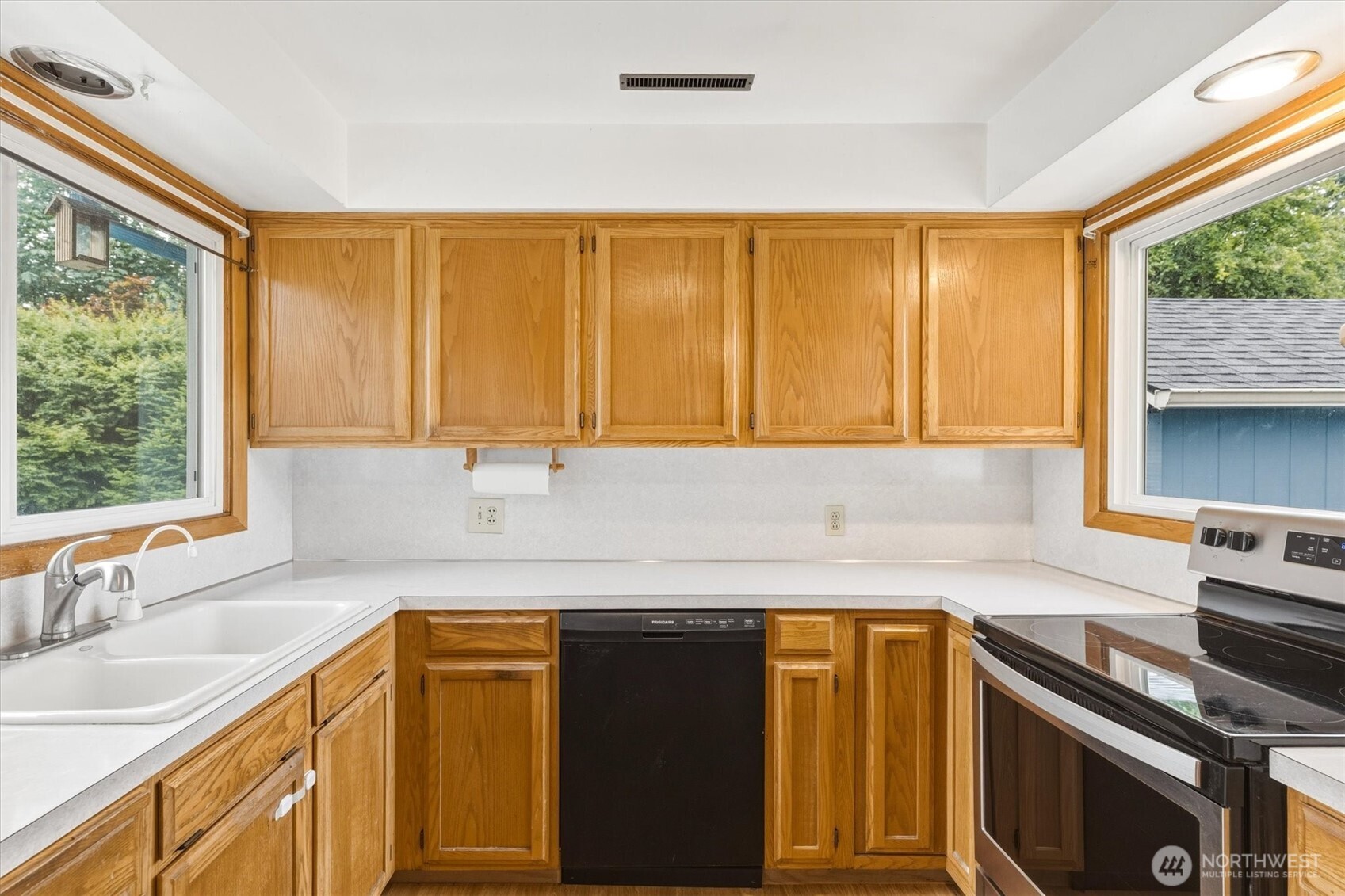 716 Woodard Avenue Property Photo 8