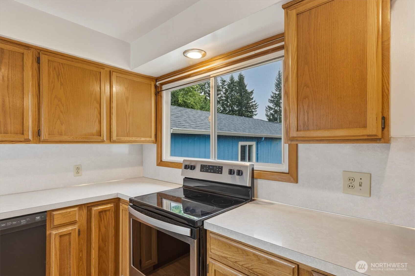 716 Woodard Avenue Property Photo 10