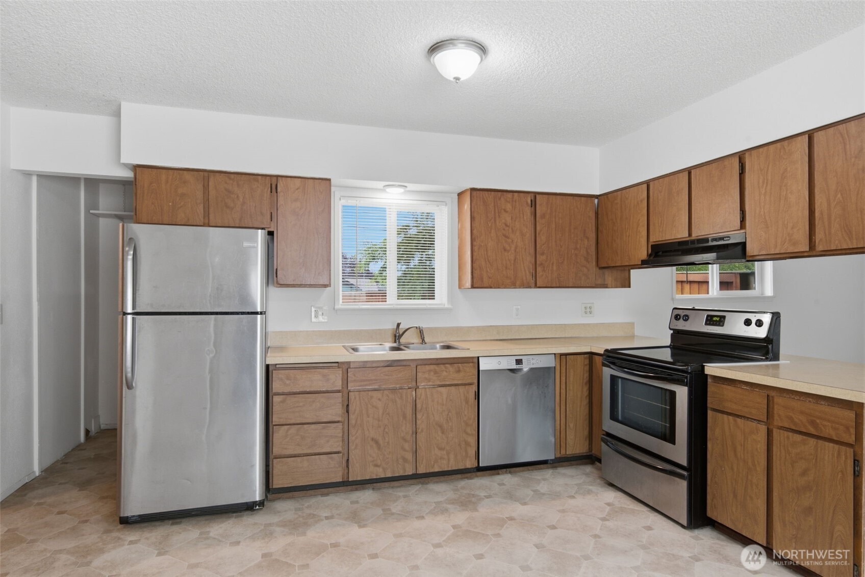 5156 S Cushman Avenue Property Photo 15