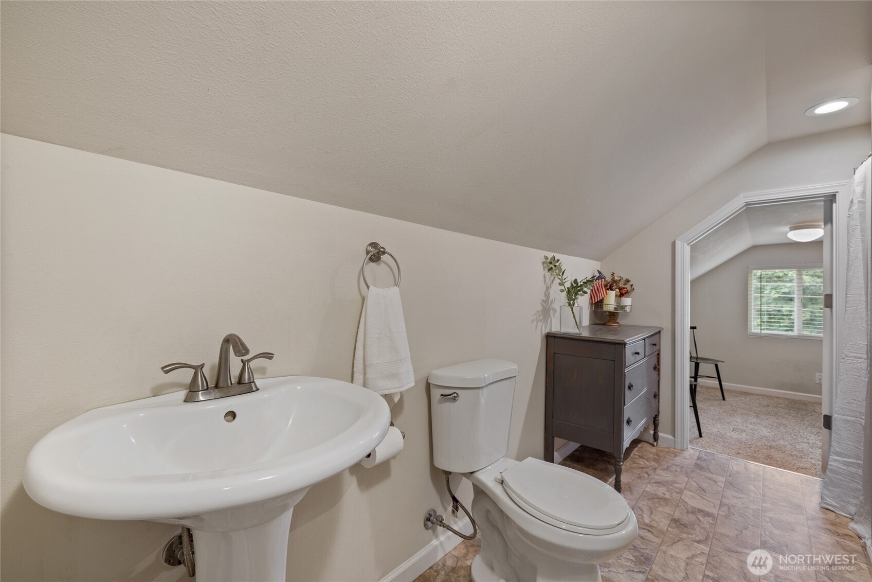 5606 Vickery Avenue Property Photo 12