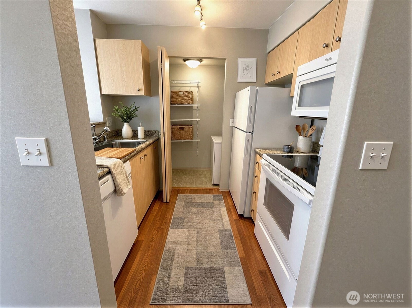 2818 Grand Avenue B407 Property Photo 4