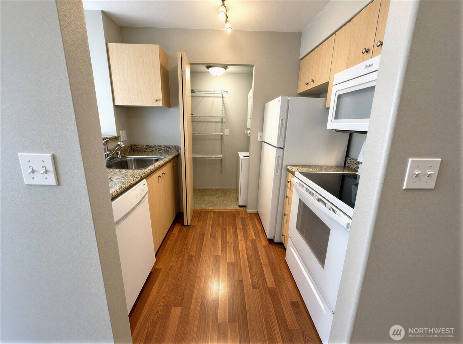 2818 Grand Avenue B407 Property Photo 5