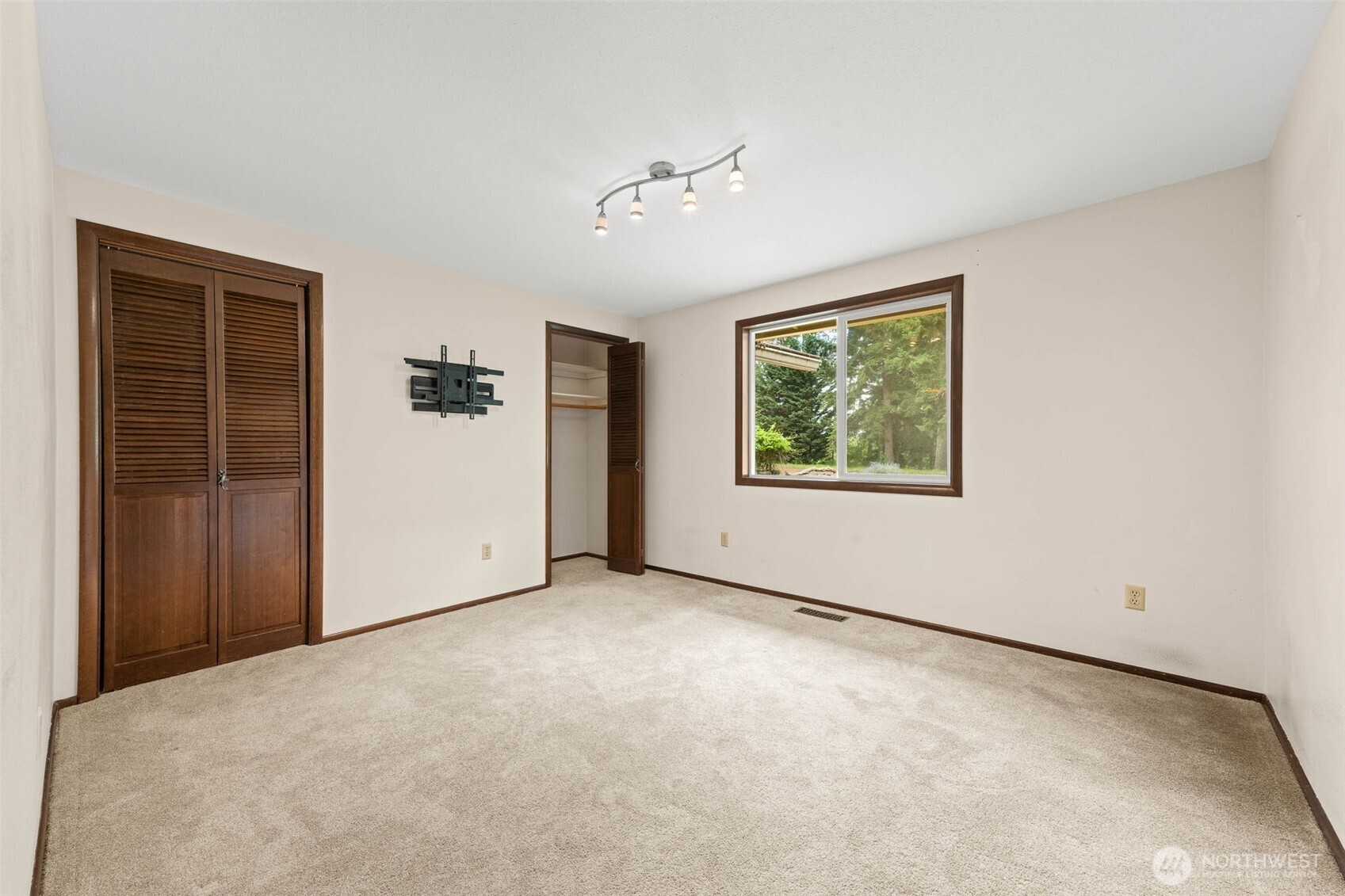 7925 Mullen Road Property Photo 11