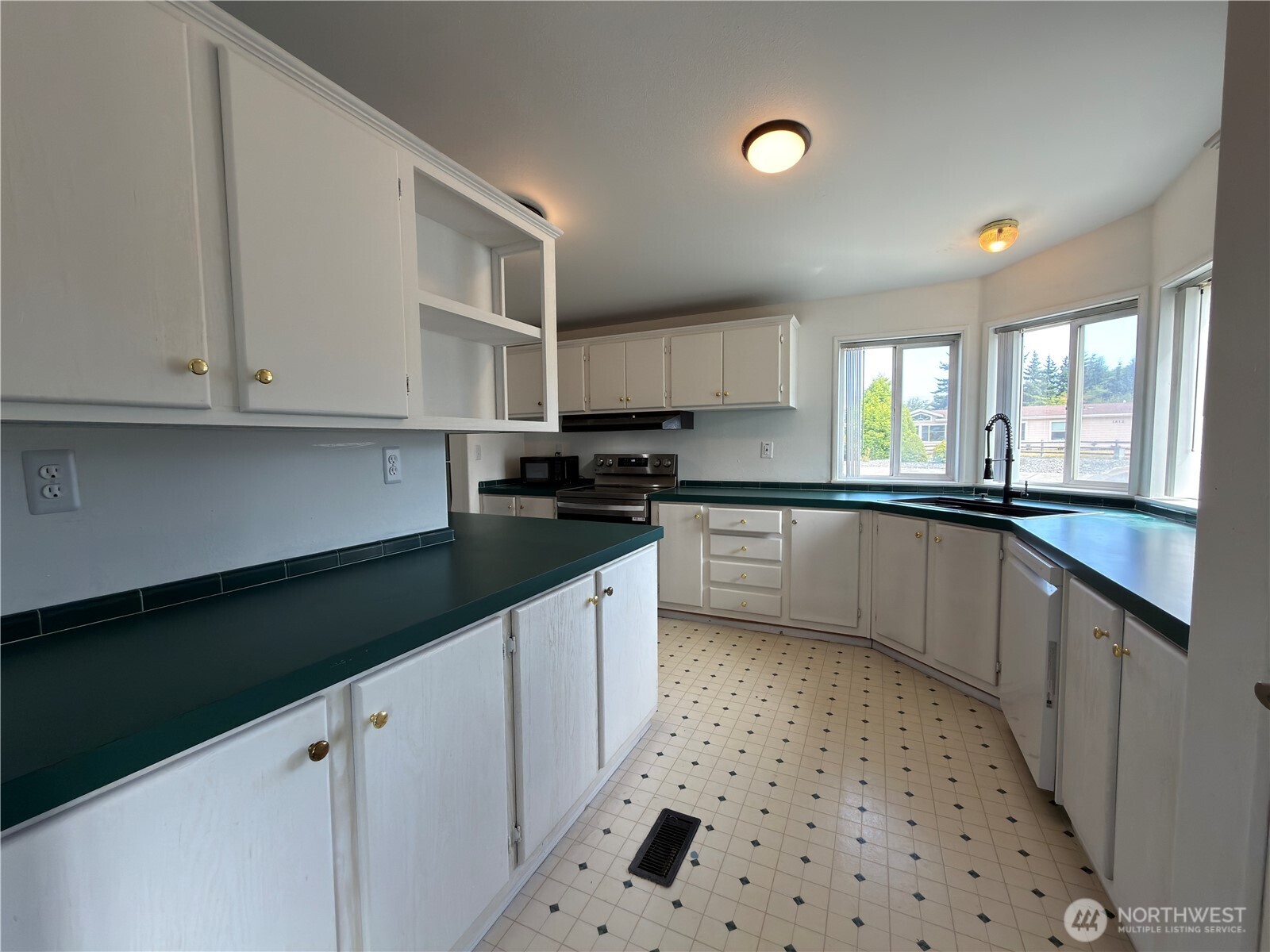 1704 S Delores Place Property Photo 6