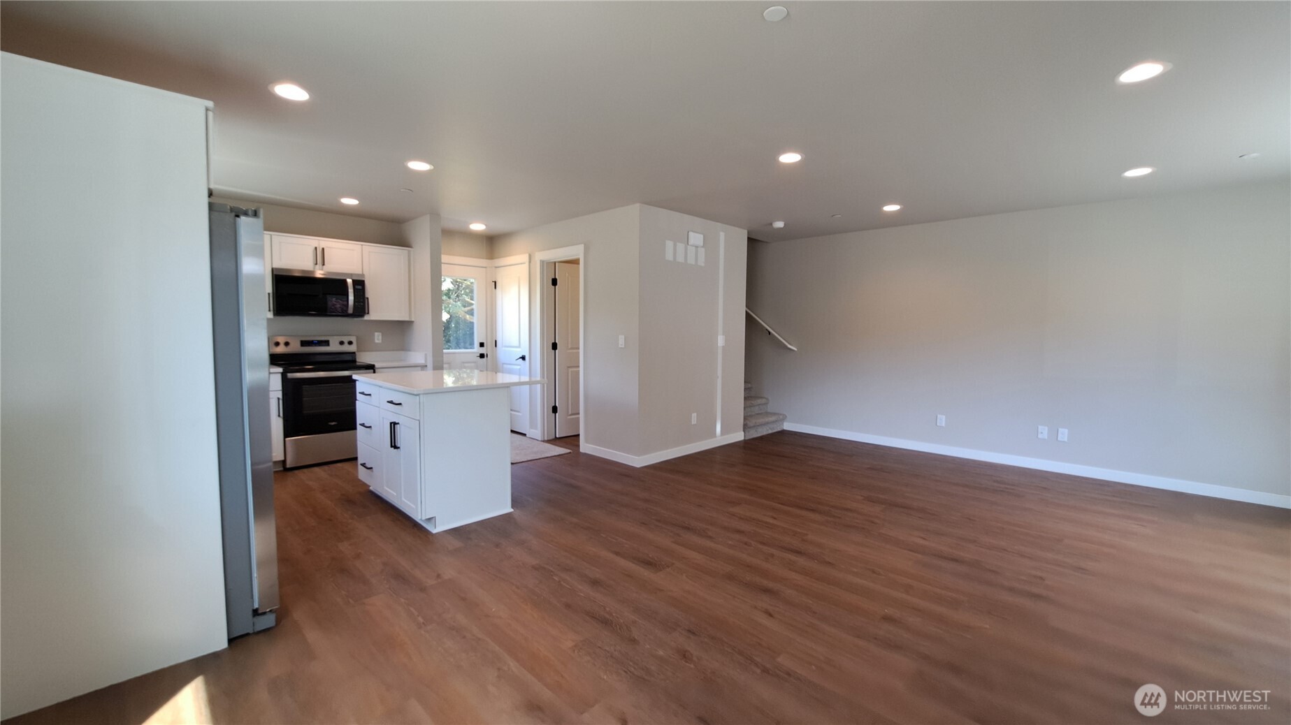 3111 E Camellia Way Property Photo 6