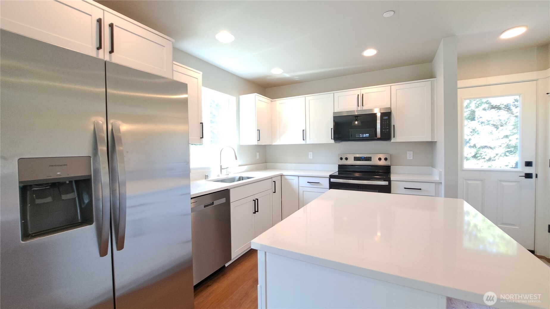 3111 E Camellia Way Property Photo 9