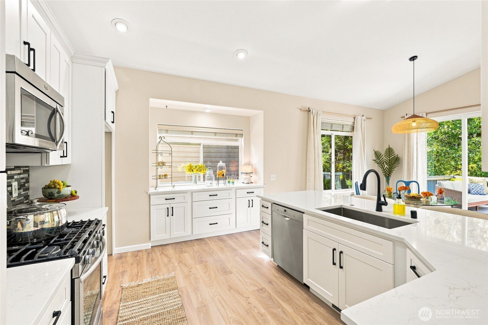 18012 Ambleside Court Property Photo 14