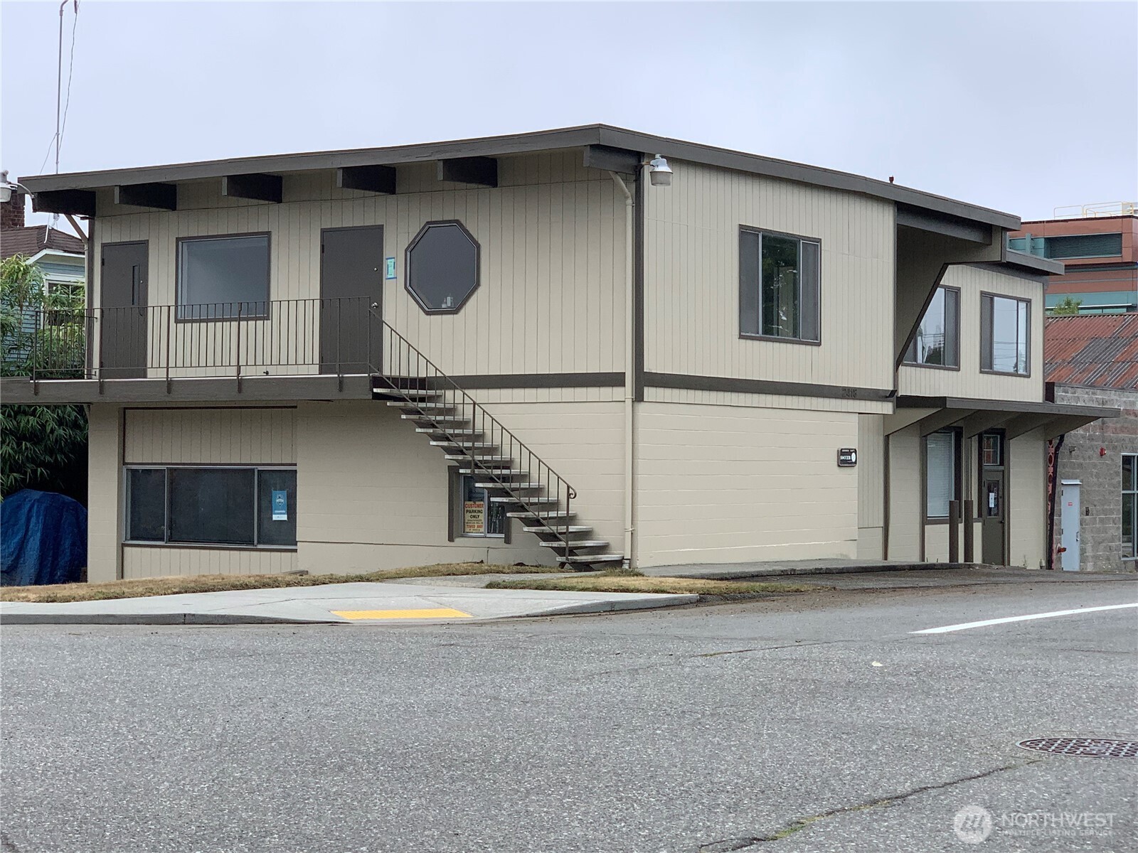 2418 California Street Property Photo 1