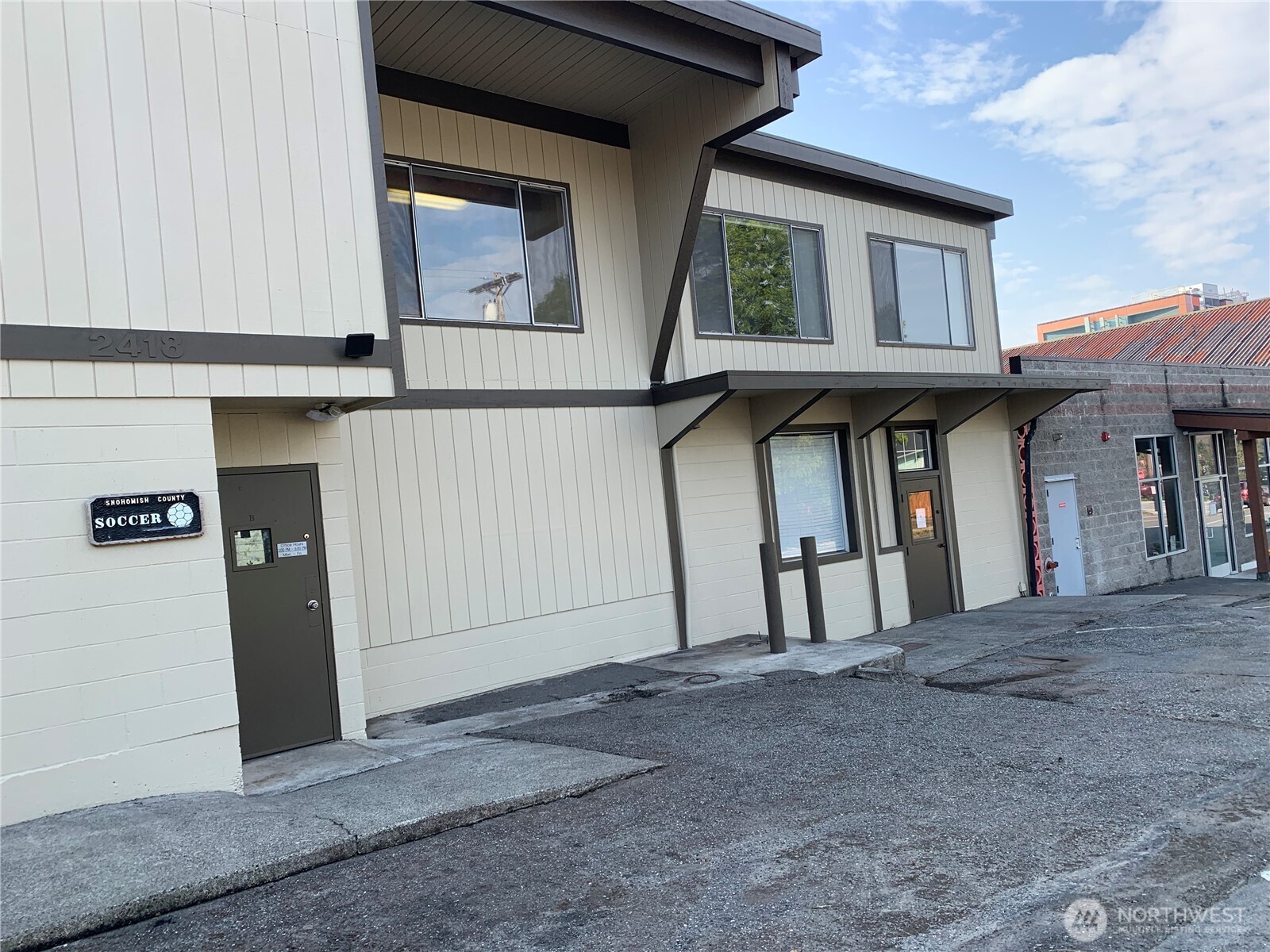2418 California Street Property Photo 2