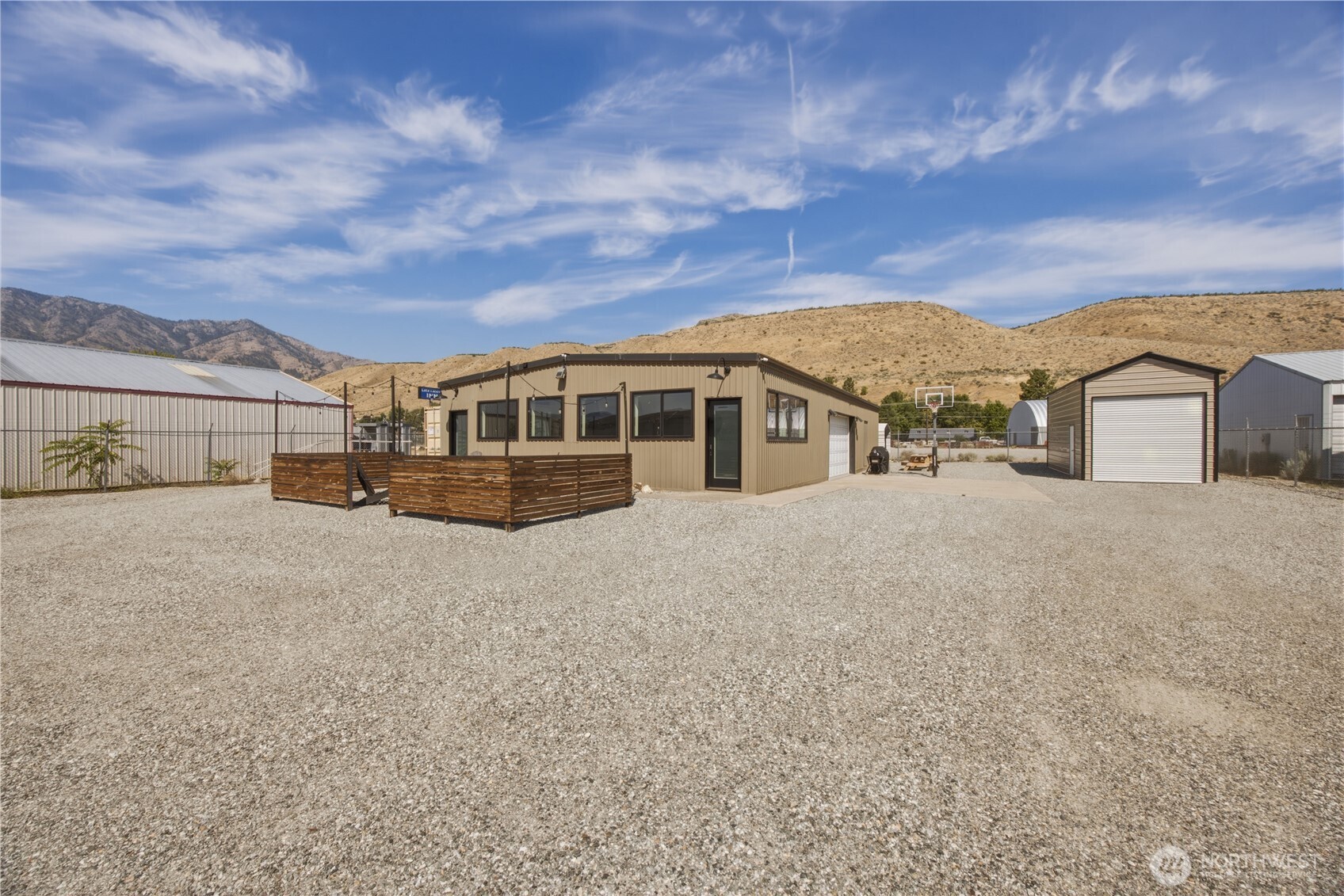 102 Lakeshore Drive Property Photo 1