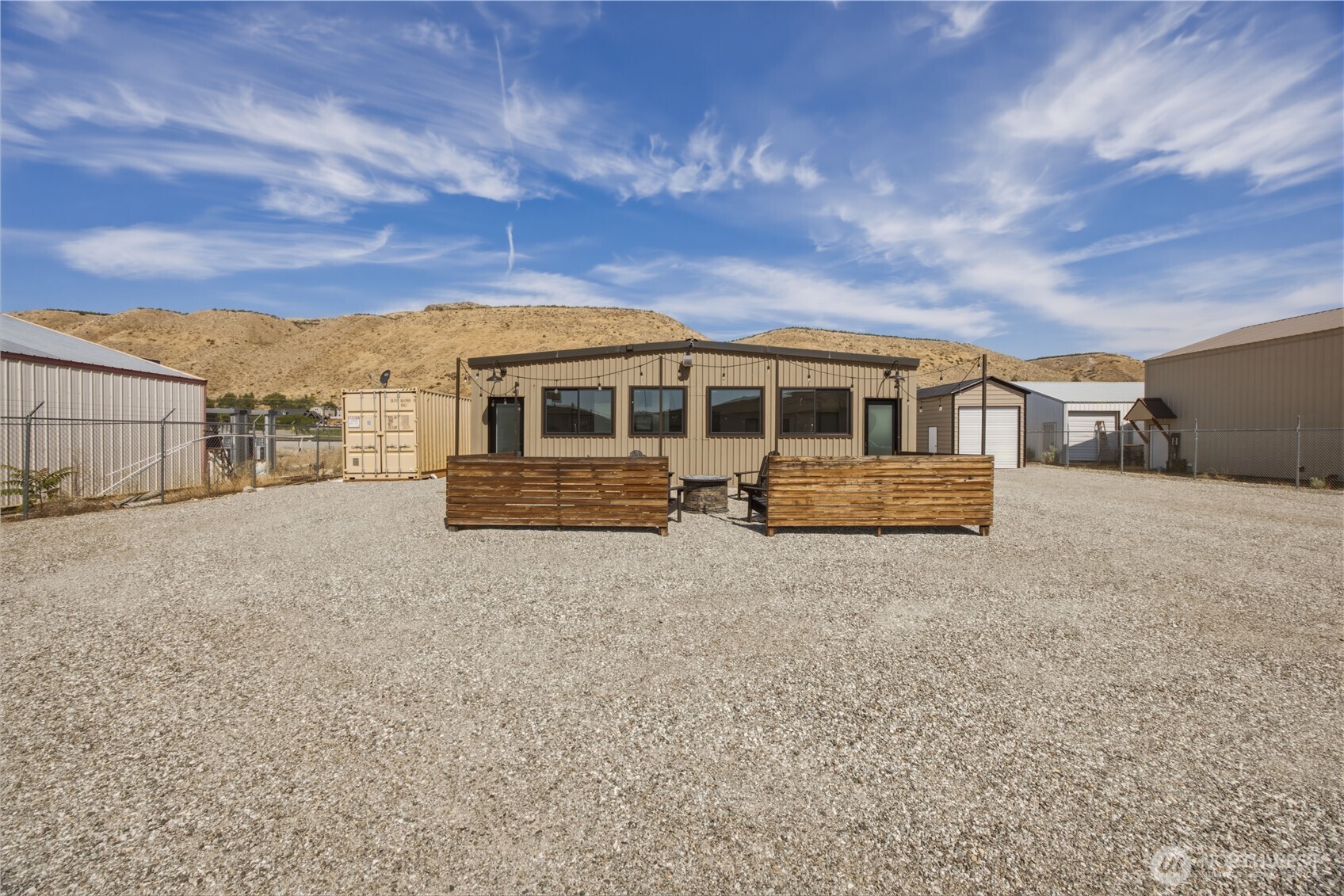 102 Lakeshore Drive Property Photo 3