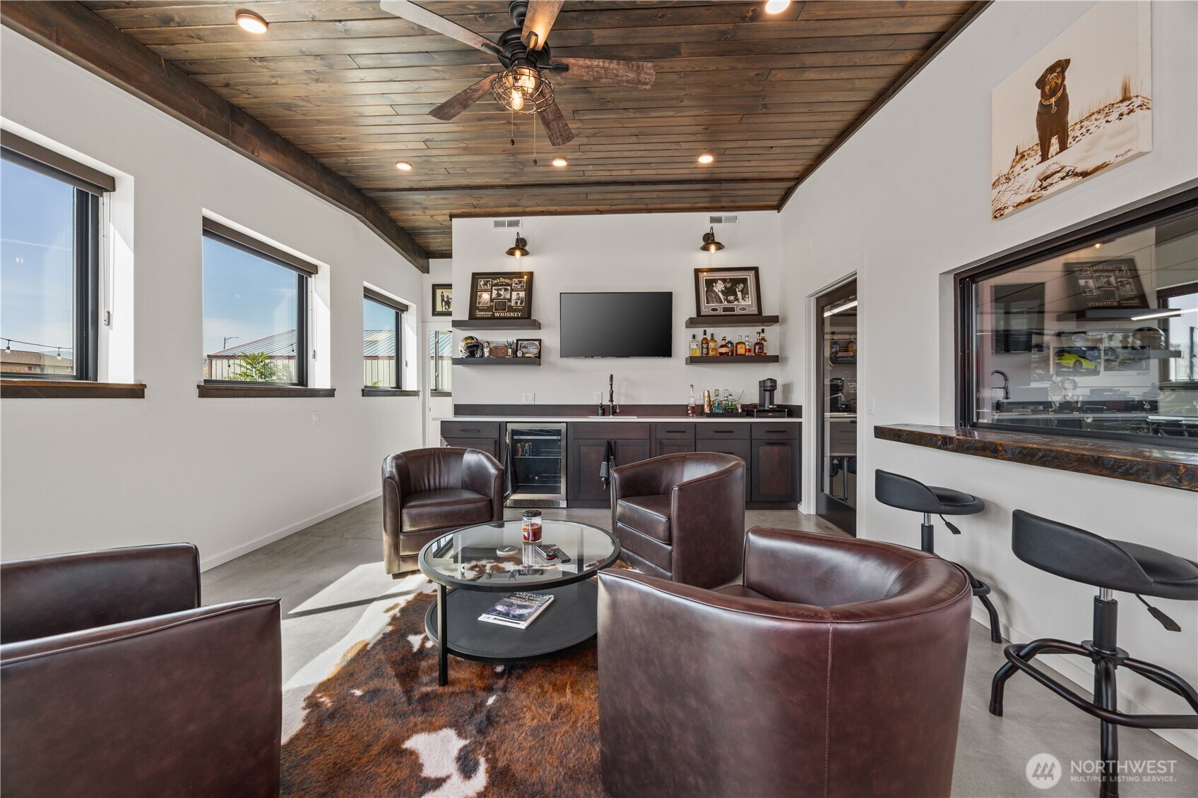 102 Lakeshore Drive Property Photo 7