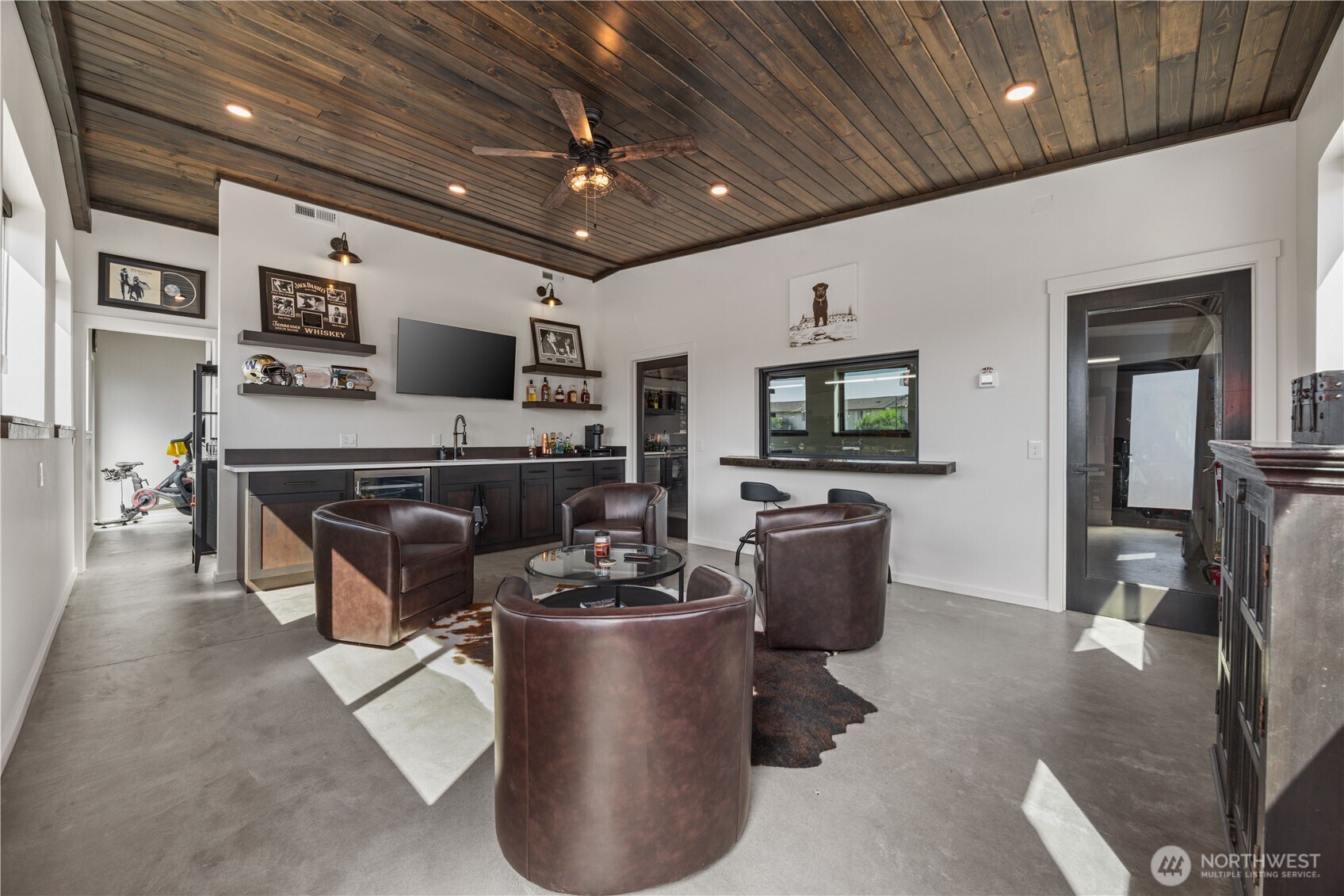 102 Lakeshore Drive Property Photo 9
