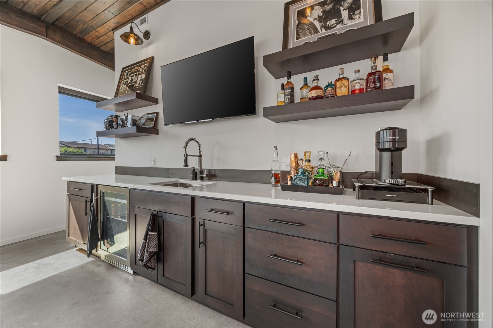 102 Lakeshore Drive Property Photo 11
