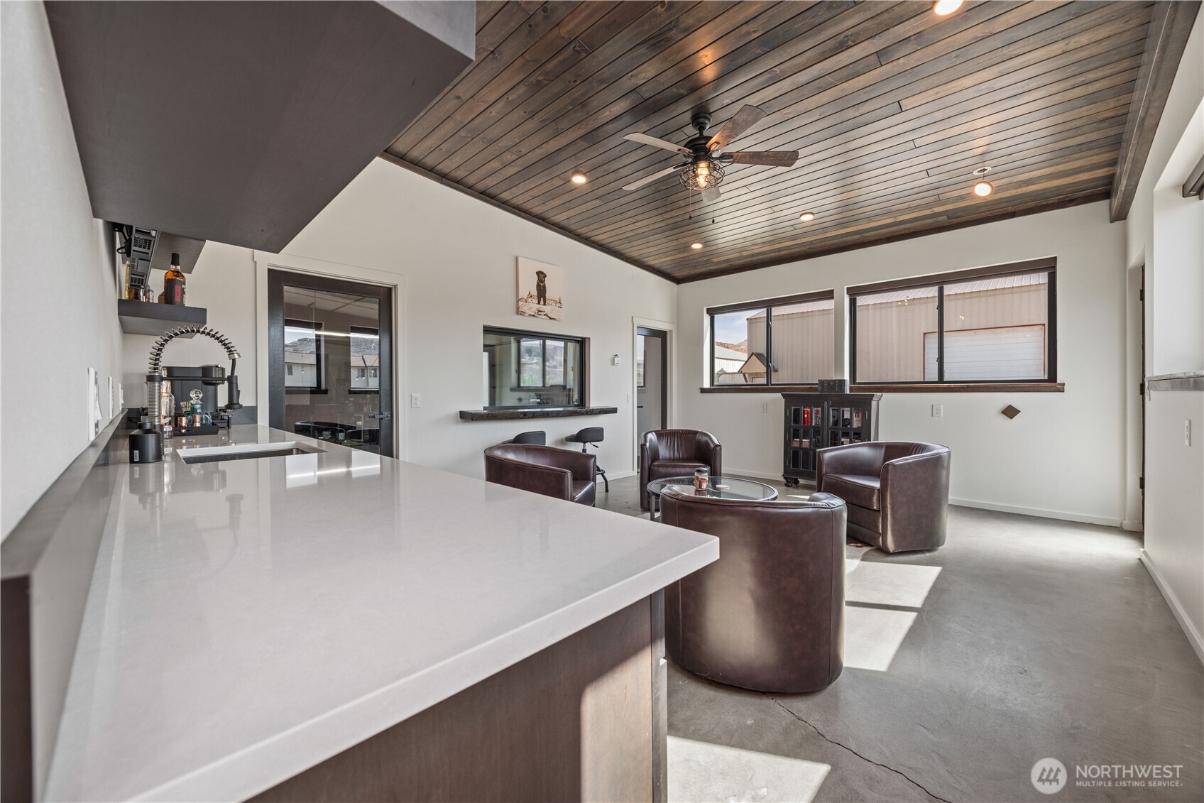 102 Lakeshore Drive Property Photo 12