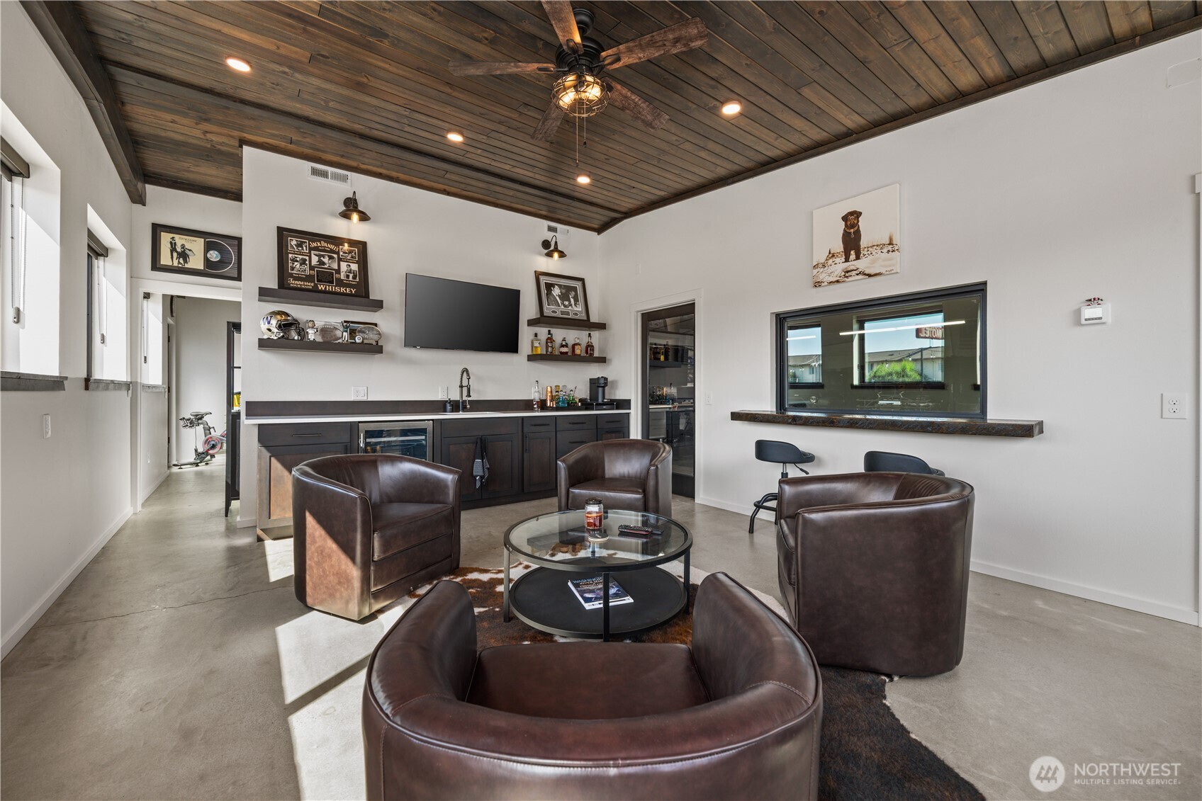 102 Lakeshore Drive Property Photo 14