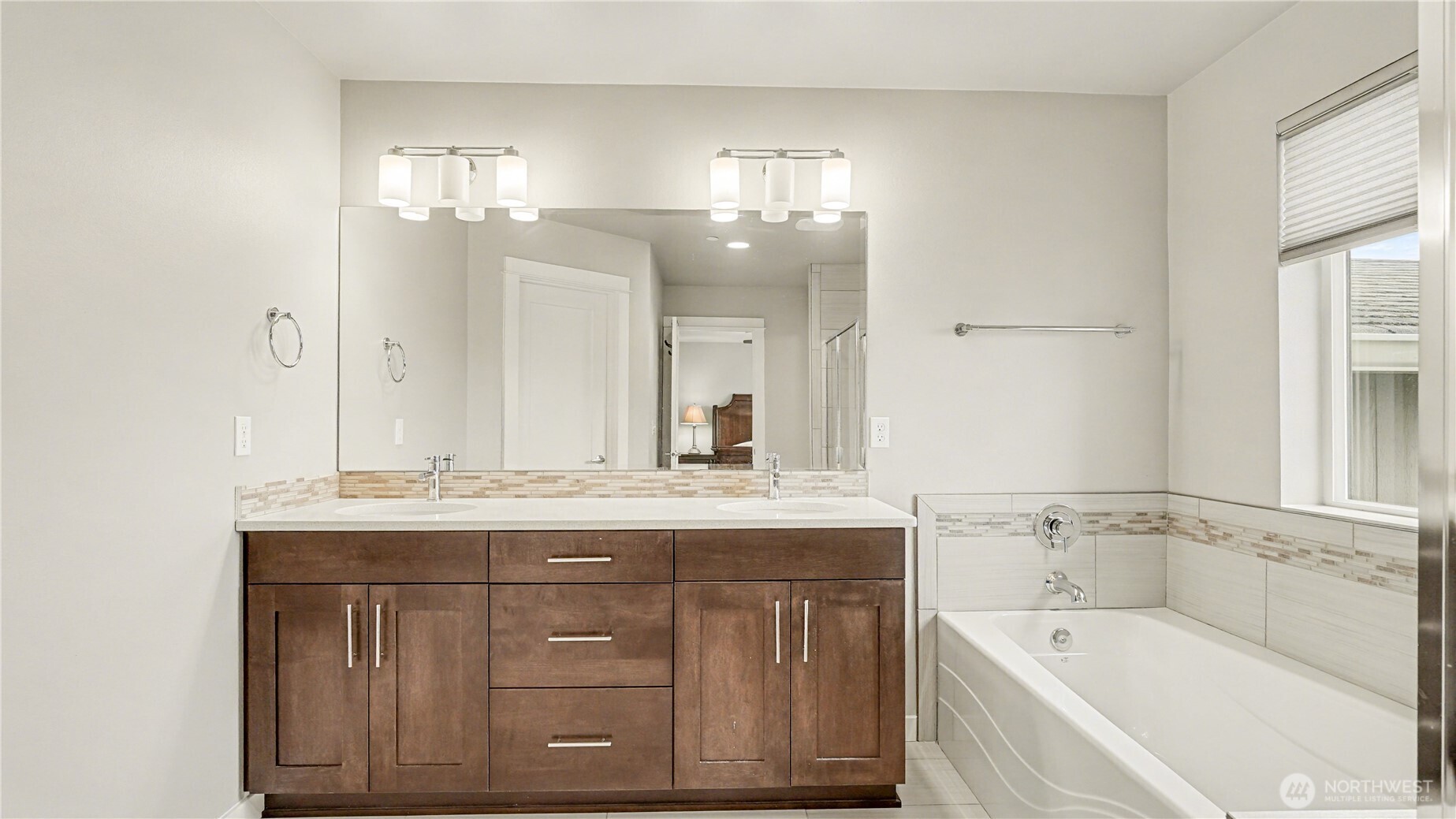 20601 93rd Place 2 Property Photo 24