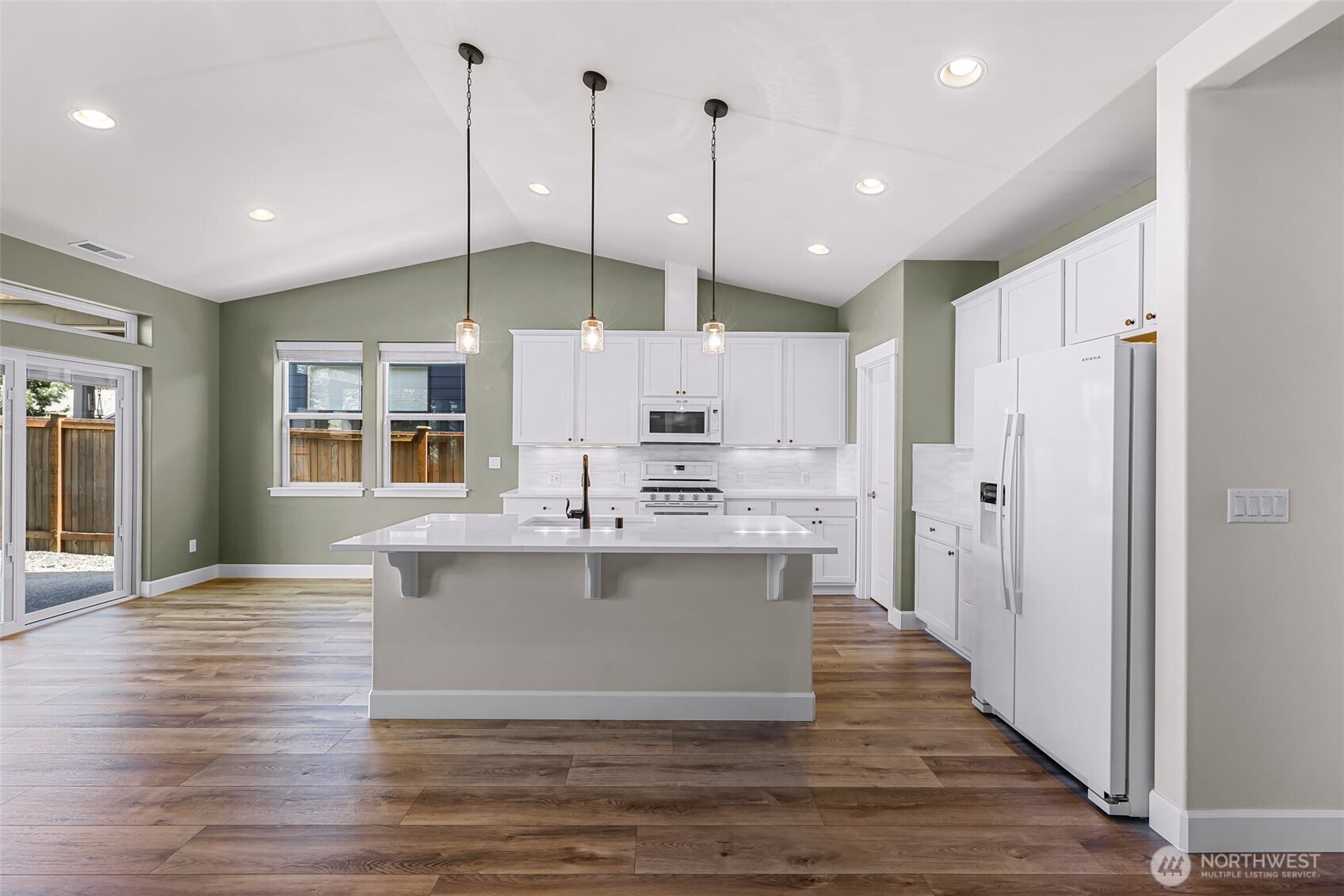 1410 Woods Point Loop Property Photo 14