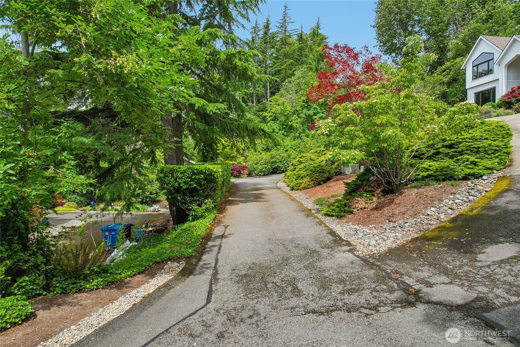8114 W Mercer Way Property Photo 14
