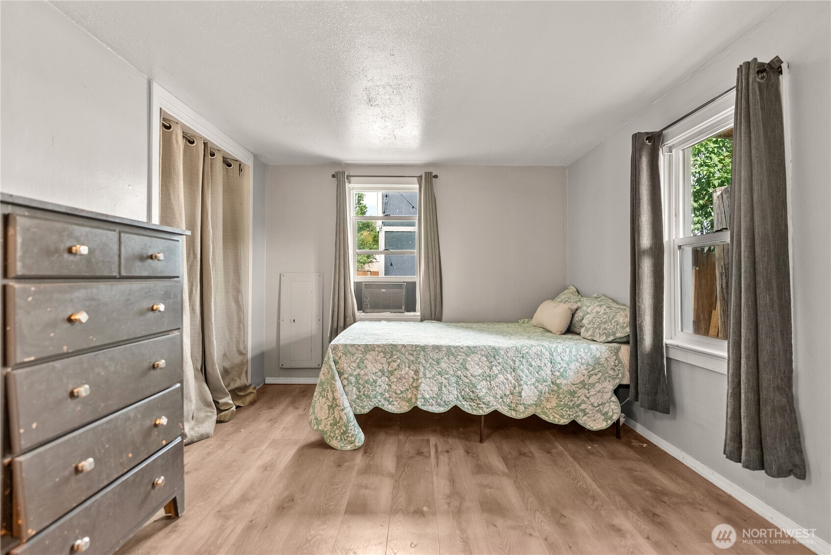 14 S Elm Street Property Photo 13