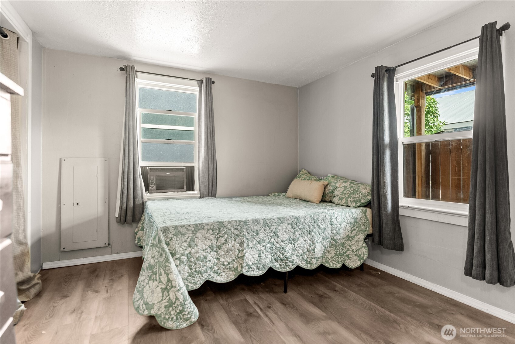 14 S Elm Street Property Photo 15