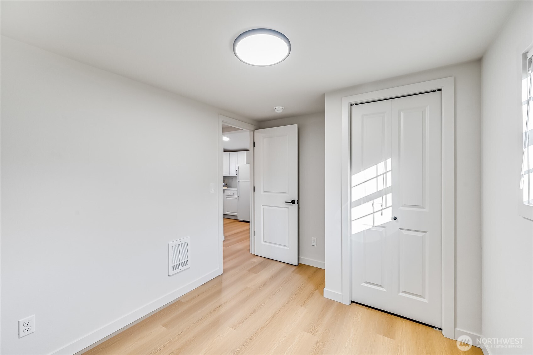 12542 50th Place Property Photo 11