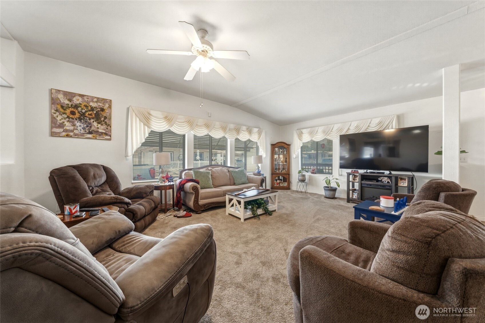 1419 Topaz Property Photo 5